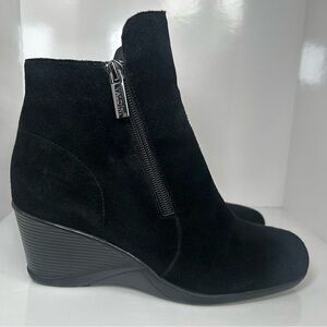 Valdini Women’s Black Suede Ankle Boots, Size 6.5